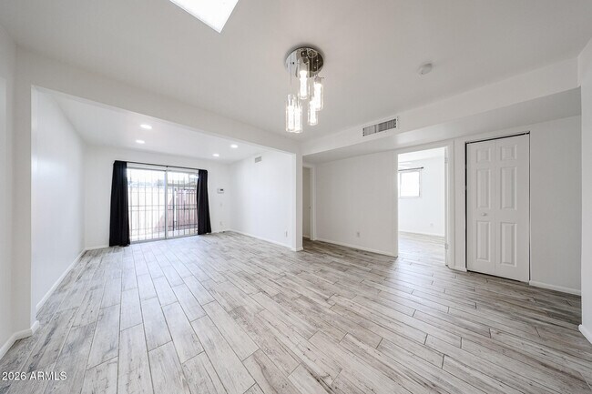 Foto del edificio - 2501 N 22nd Dr