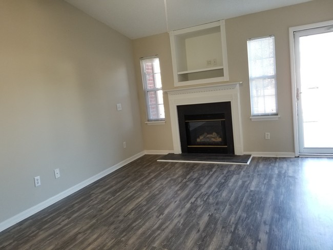 Living Room - 4010 Elkin Ridge Dr