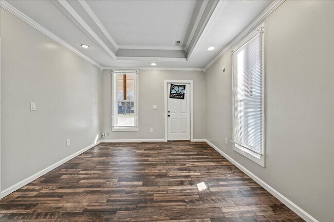 Building Photo - 1622 N Rural St