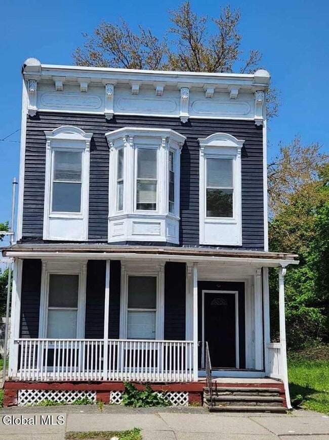 Building Photo - 143 5th Ave