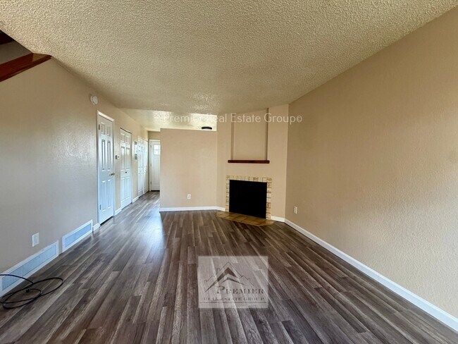 Building Photo - 2427 Split Rock Dr