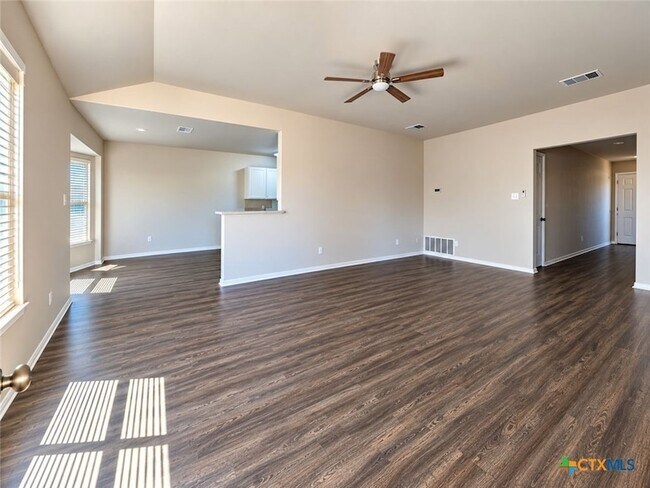 Building Photo - 3610 Del Mar Ct