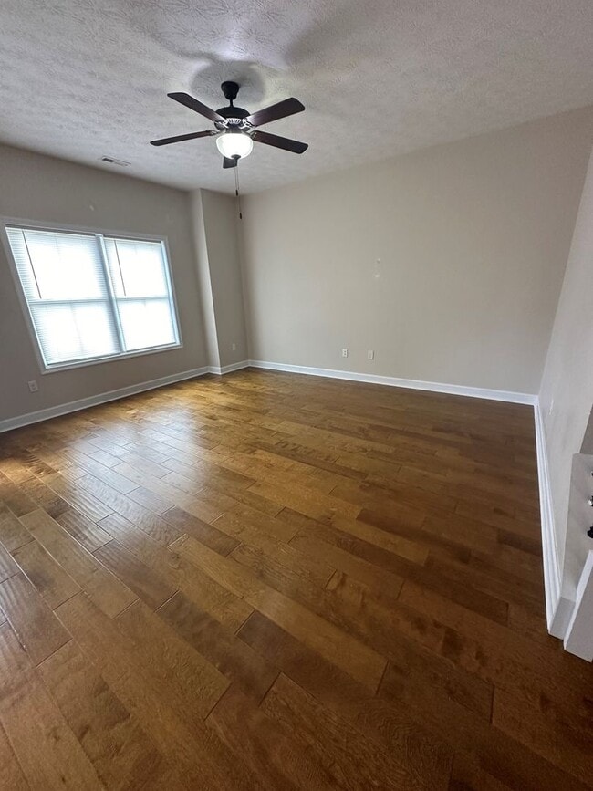 Photo - Townhouse for Rent in Cedar Point