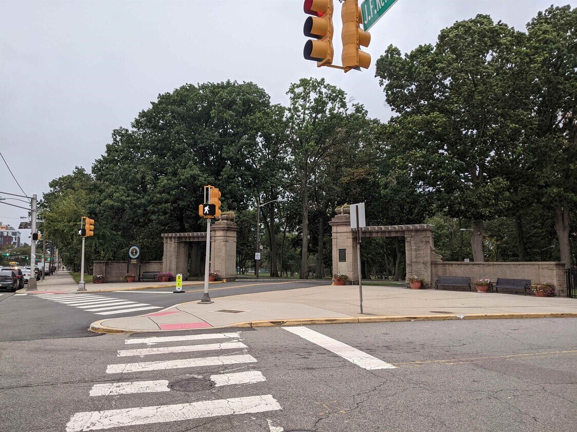 Primary Photo - 1117 John F. Kennedy Blvd