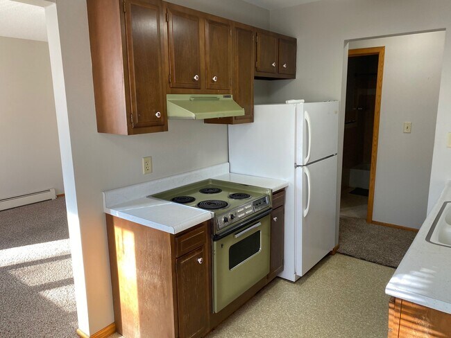 Building Photo - 124 8th Ave SW