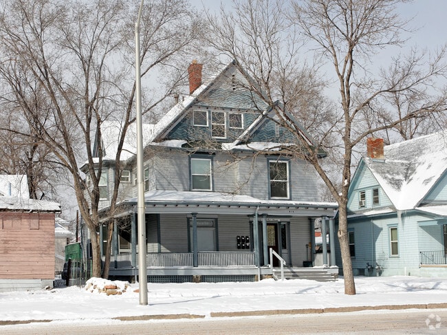 Building Photo - 816 N Weber St