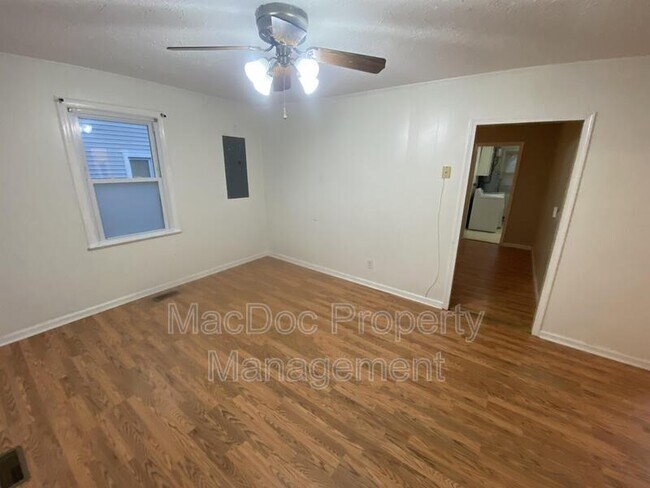 Building Photo - 110 Beauregard St