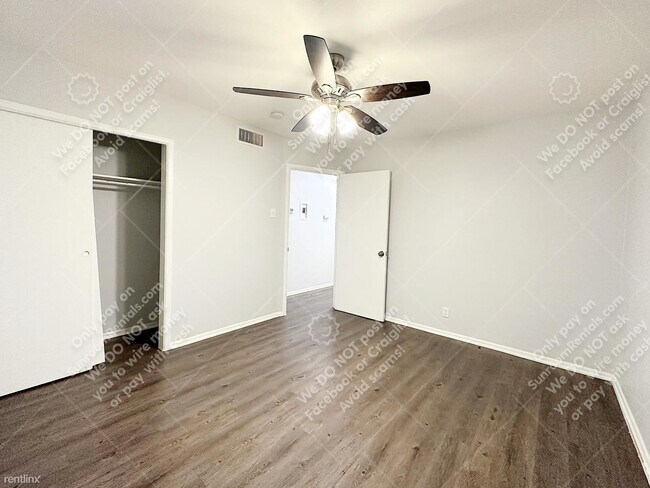 Foto del edificio - 2 br, 1 bath Duplex - 254 Sunnyland Dr