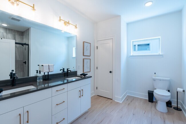 Foto del edificio - 2506 E 18th St