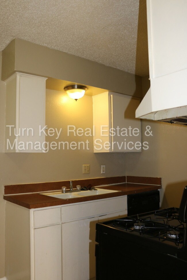 Building Photo - 5063 Ridglea Ln