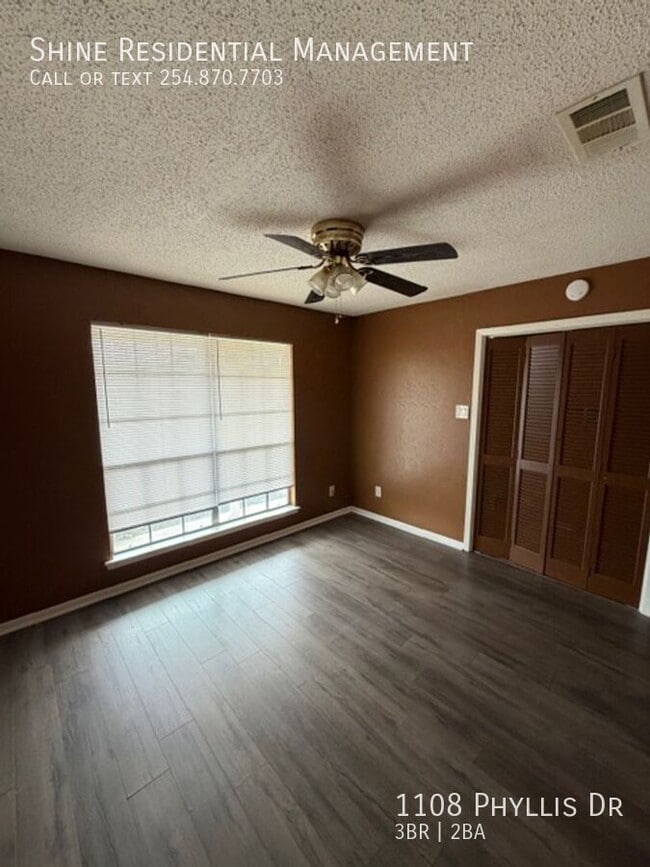 Building Photo - 1108 Phyllis Dr