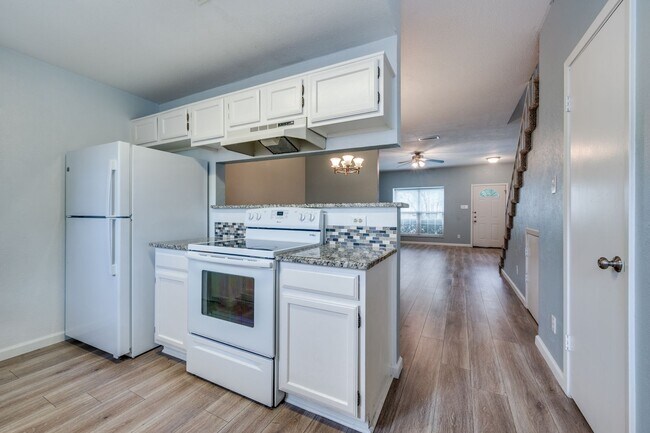 Building Photo - COPPELL ISD! Rare 2Bed/1.5Bath Townhome