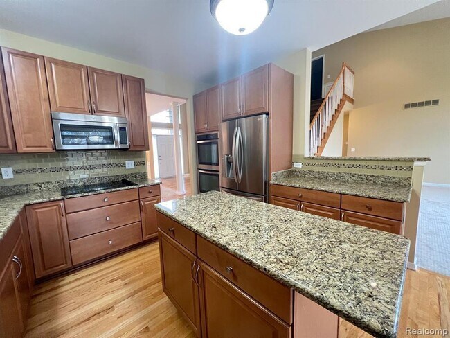 Foto del edificio - 47624 Lindenhurst Blvd