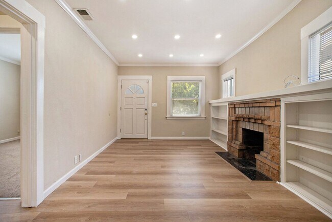Foto del edificio - Eastman Ave. 3045-3047