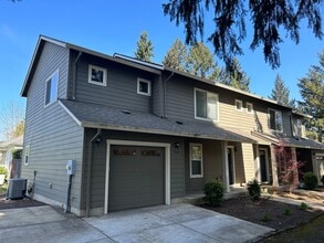 Building Photo - 750 SE Davis St