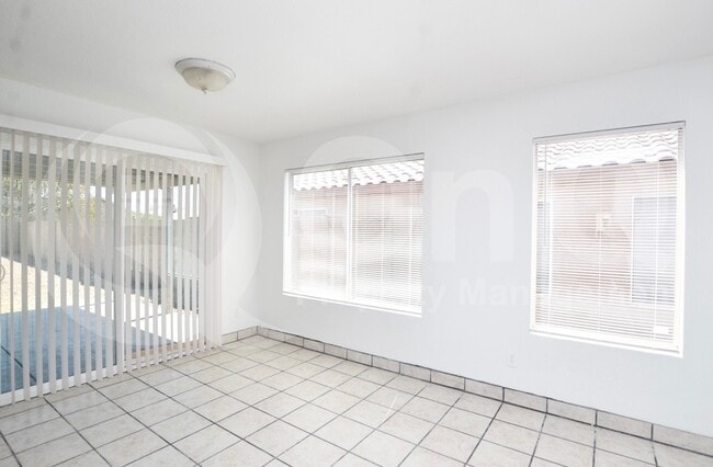 Foto del edificio - 10713 W Montecito Ave
