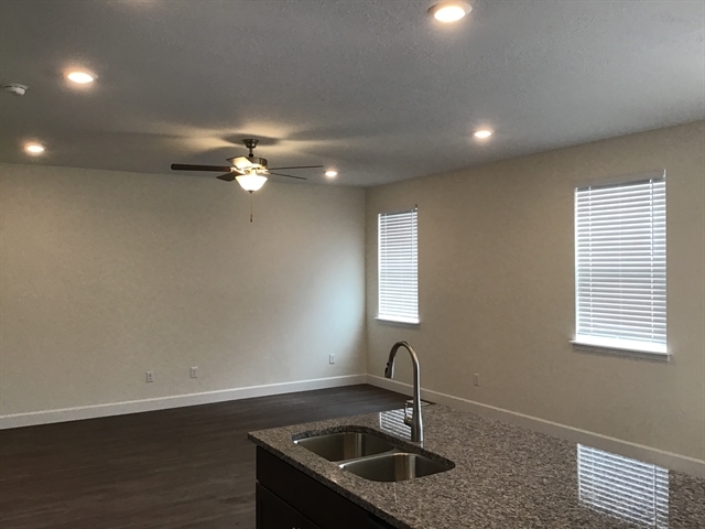 Building Photo - 2337 Surry Way