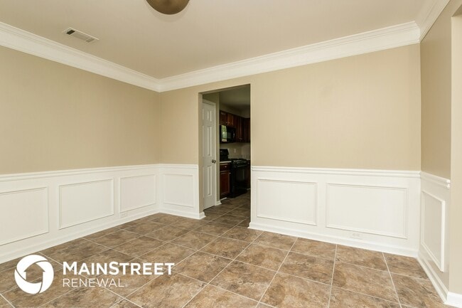 Building Photo - 6233 Selborn Dr SW