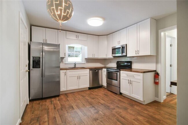 Foto del edificio - 2897 White Oak Dr