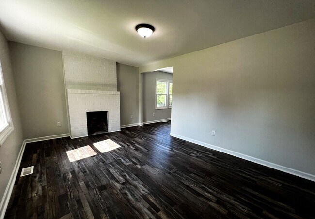 Foto del edificio - Brand New High Point 2 Bed, 1 Bath with Bo...