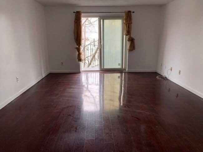 Foto del edificio - 305 Riverside Ave