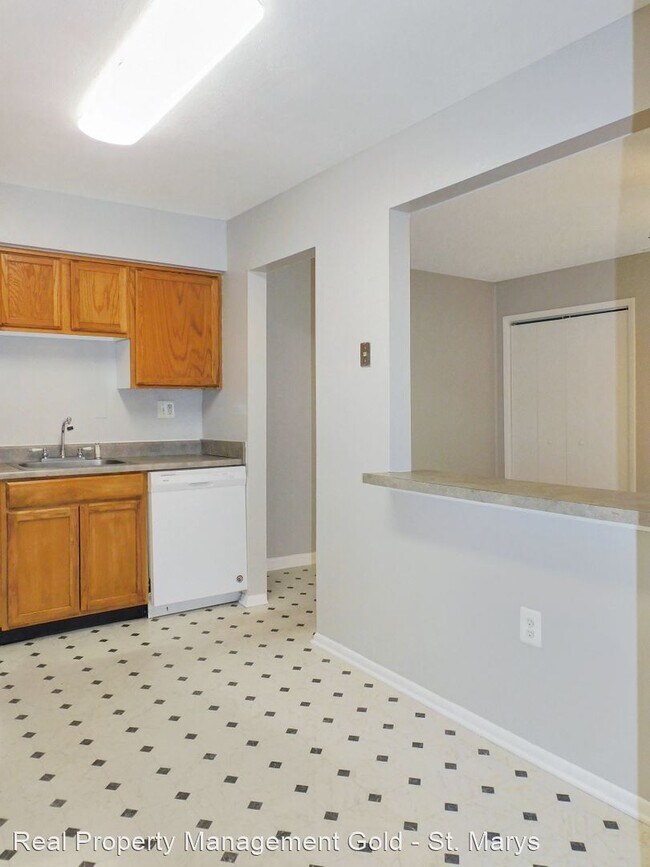 Foto del edificio - 3 br, 1.5 bath House - 46856 Flower Drive