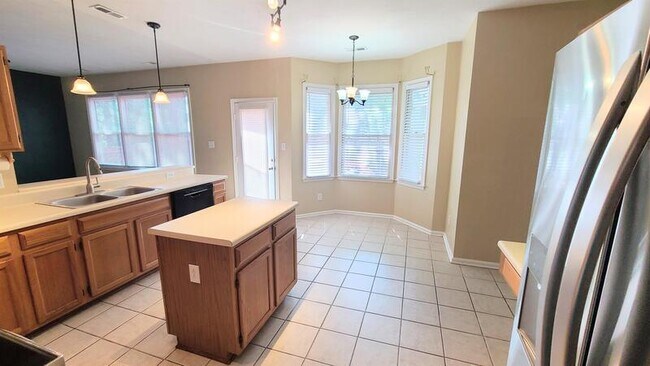 Building Photo - 1009 Friar Tuck Ct