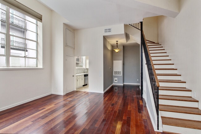 2 story - 760 Magazine St