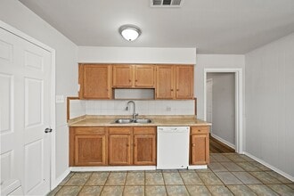 Building Photo - 1201 Orrel Dr