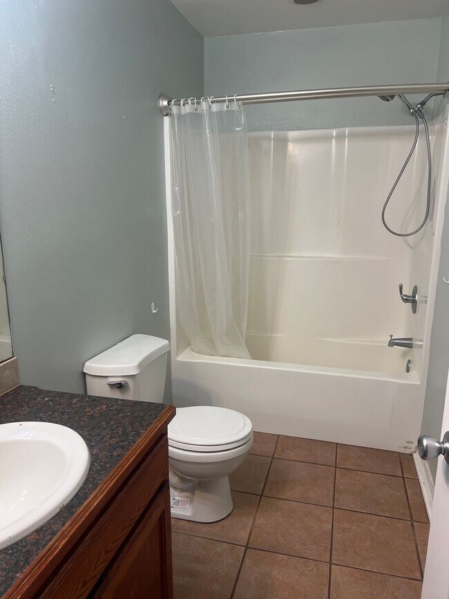 Building Photo - 143 Hazel Ln