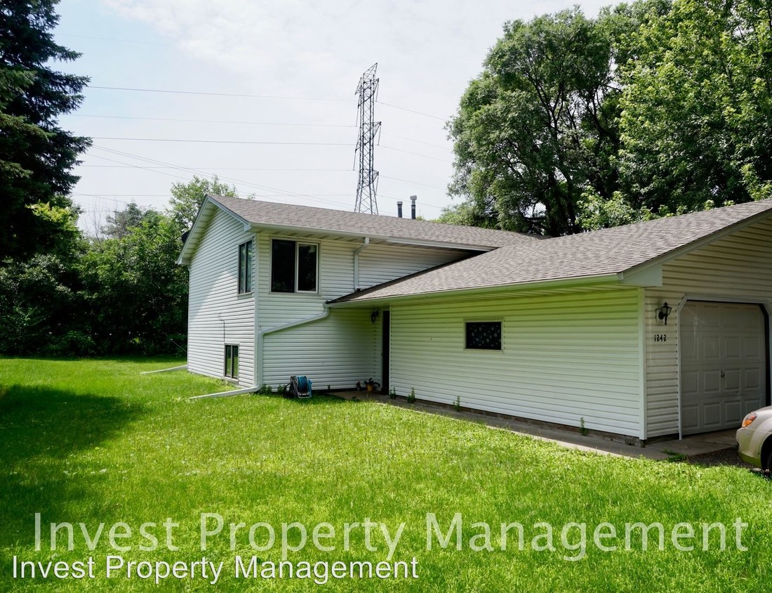 Primary Photo - 1240 Norton Ave NE