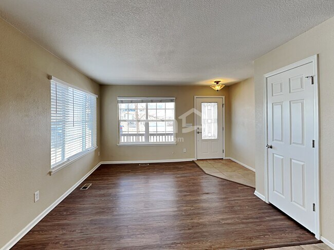 Building Photo - 6213 Westview Cir