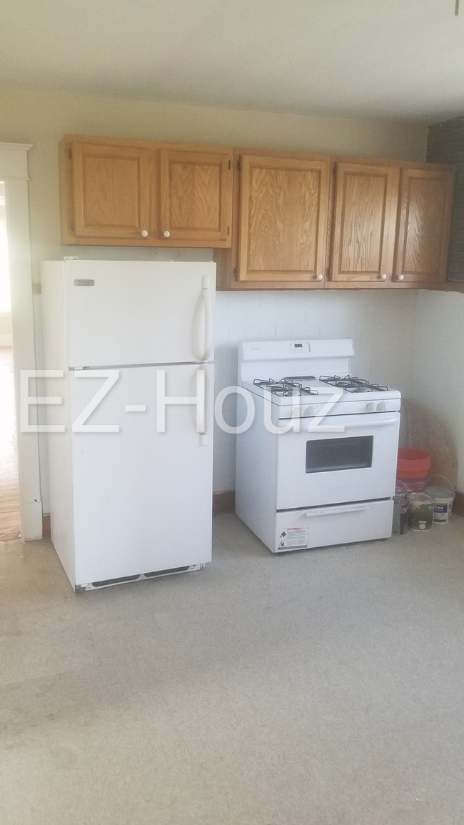 Building Photo - Beautiful 4 bedroom 1 bath remodeled house