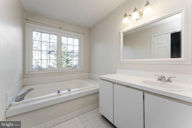 Building Photo - 56 Cabot Dr
