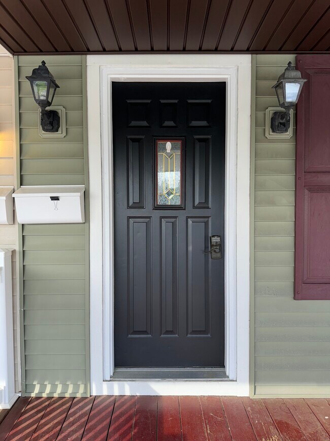 FRONT DOOR - 114 S 20th St