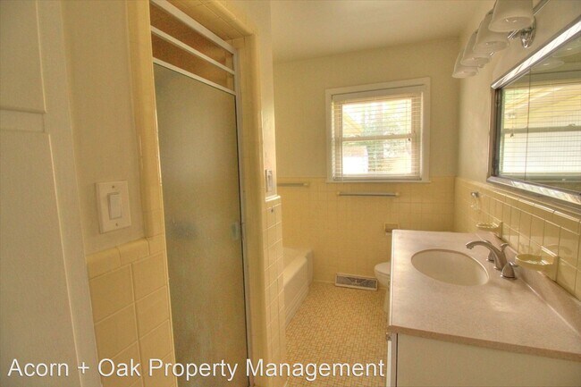 Building Photo - 3 br, 2 bath House - 301 W Cornwallis Rd