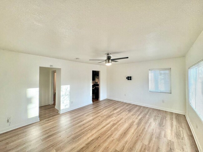 Foto del edificio - Front Unit 3 Bedroom, 1 Bathroom