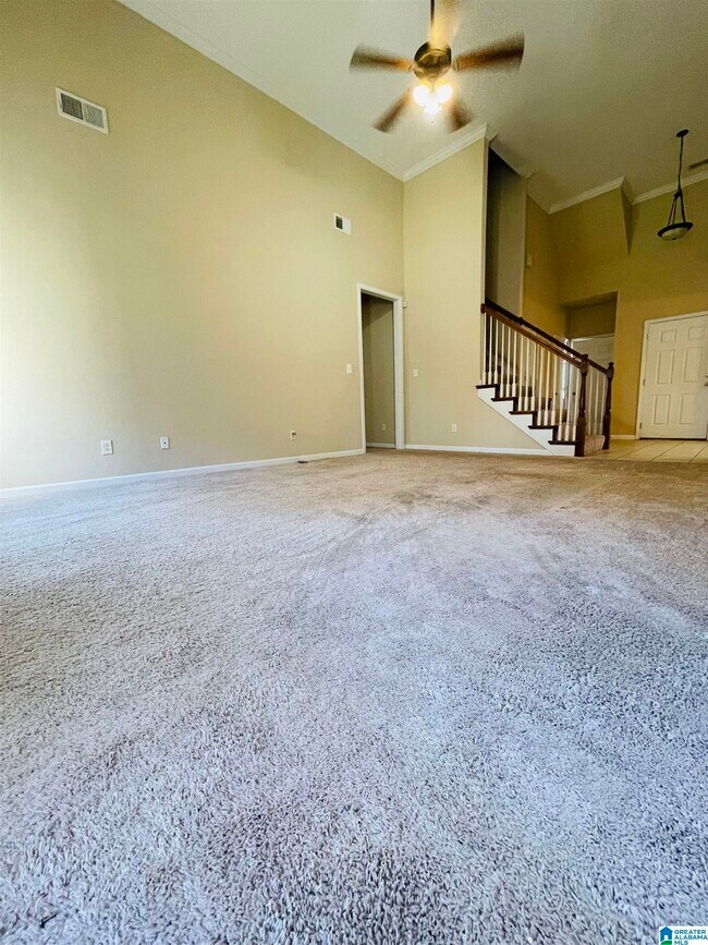 Building Photo - 1058 Ivy Pl