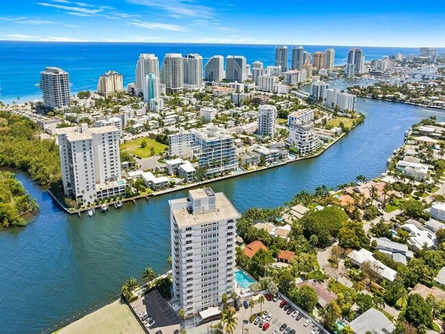 Building Photo - 888 Intracoastal Dr