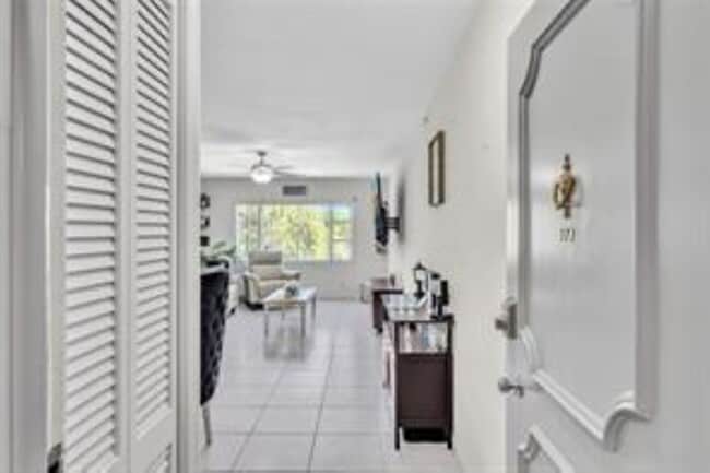Foto del edificio - 5800 NE 22nd Way