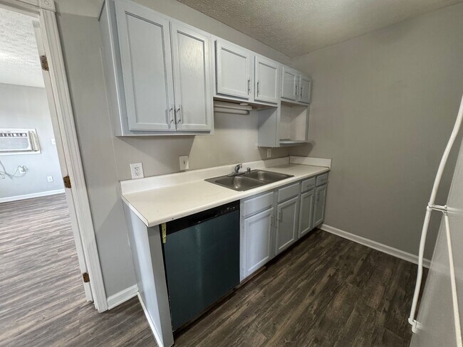 Building Photo - River Valley Apartments
