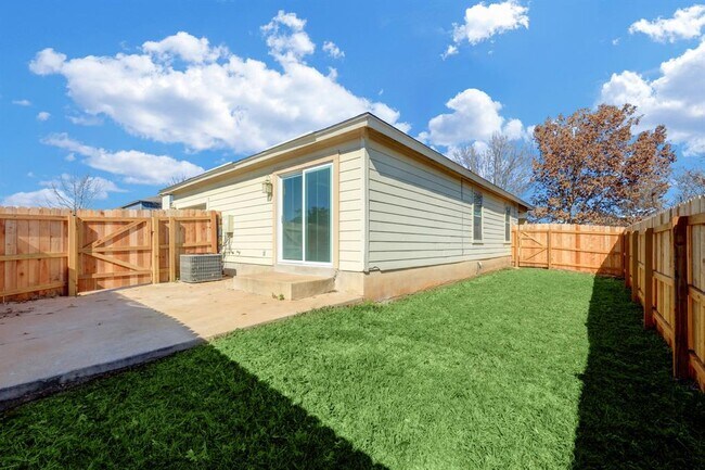Building Photo - 5305 Viewpoint Dr