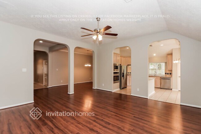 Foto del edificio - 3801 Lake Dr