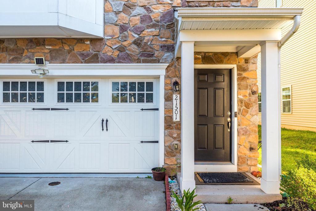 Primary Photo - 21501 Willow Breeze Sq