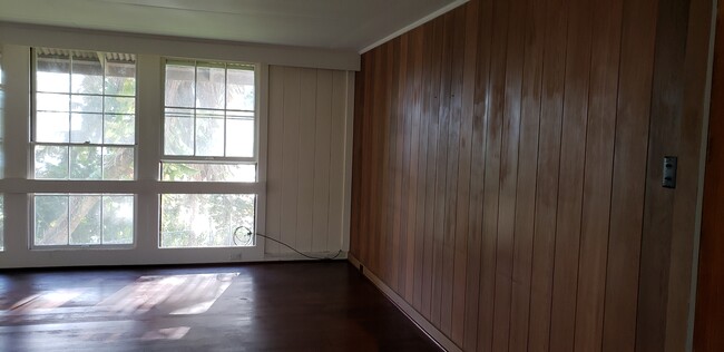 Building Photo - 5 Kuikahi St