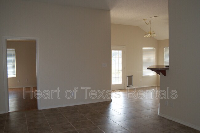 Building Photo - 110 Wolf Ln
