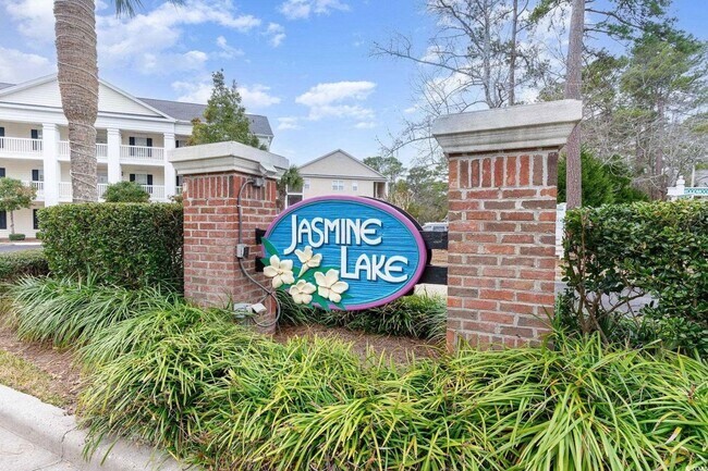 Building Photo - Jasmine Lakes