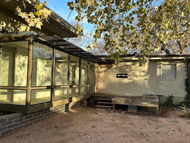 Foto del edificio - 4304 Ramsey Ave
