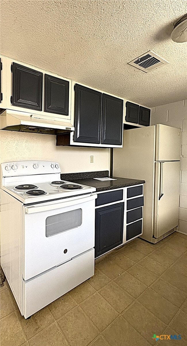 Building Photo - 402 S 2nd St