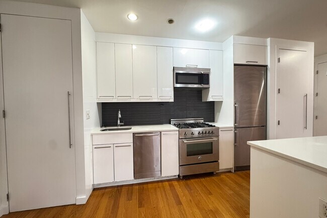 Foto del edificio - 51 E 128th St